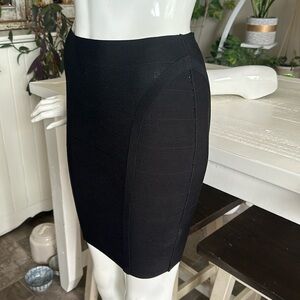 Guess size small black pencil zip up back skirt